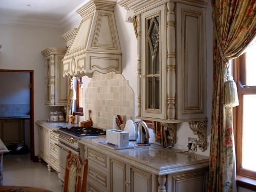 KITCHEN CUPBOARDS 1